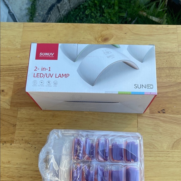 SUNUV 2-in-1 LED/UV Lamp with Nail Clips - Picture 4 of 5